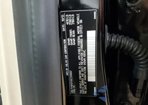 2014 Volvo S60 T5 z USA, uszkodzony, nr VIN YV1612FSXE2295657